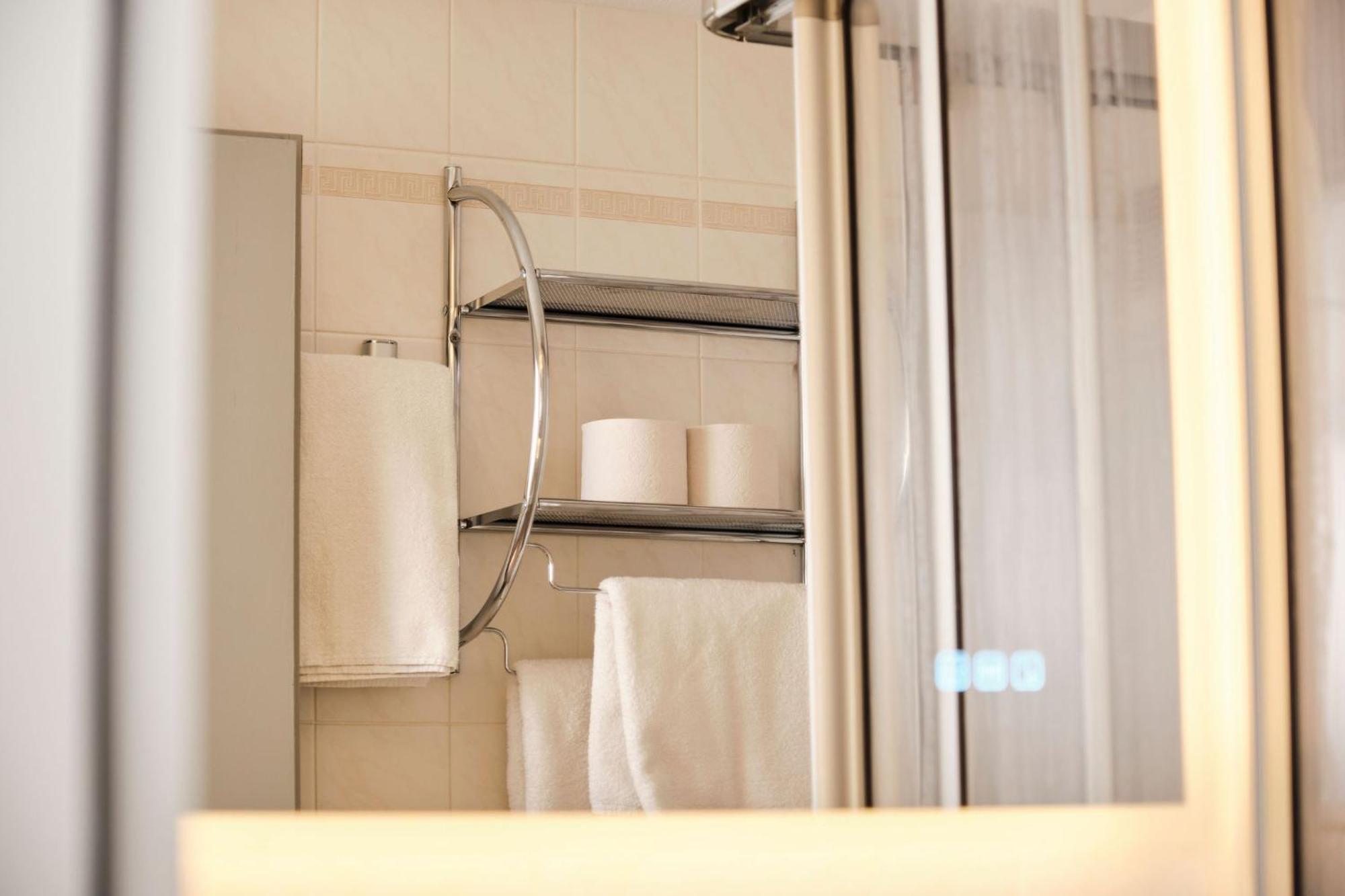 Karl - Hotel 3*
